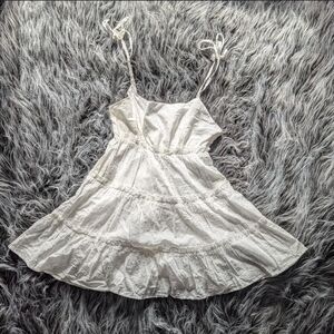 White Sleeveless Dress